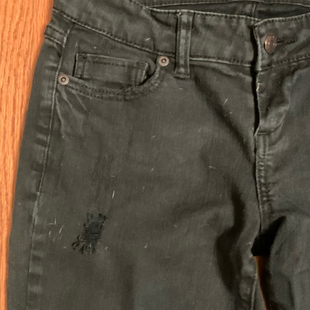 Forever 21 Jeans, Faded Black, 5-Pockets Frayed Knees Raw Hem, 1% Spandex, Sz 26 - Picture 3 of 9